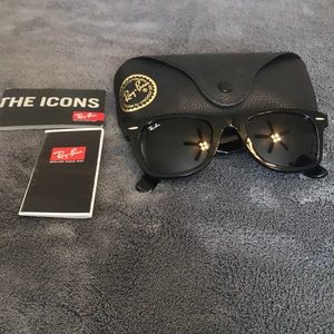 ❗️SALE ❗️Authentic ray-ban wayfarer sunglasses